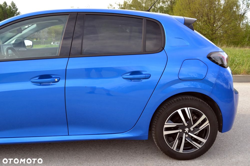 Peugeot 208 - 13