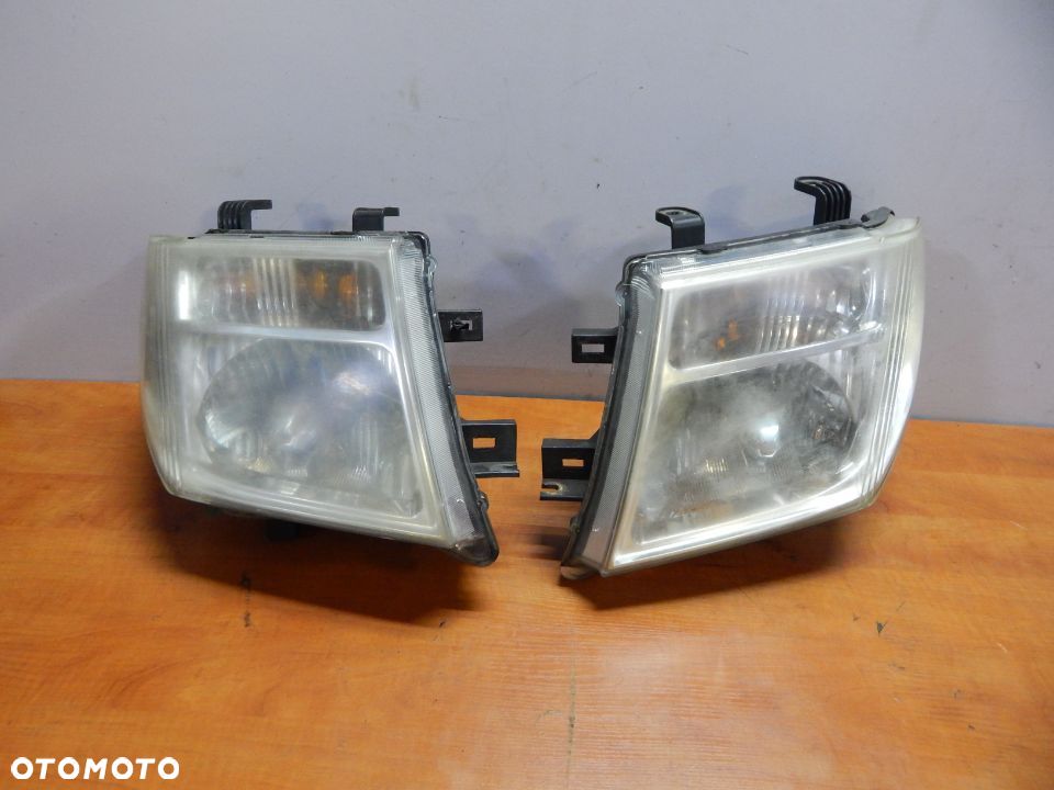 Lampa przód Xenon Pathfinder R51 Navara D40 05-12 Łuków części
