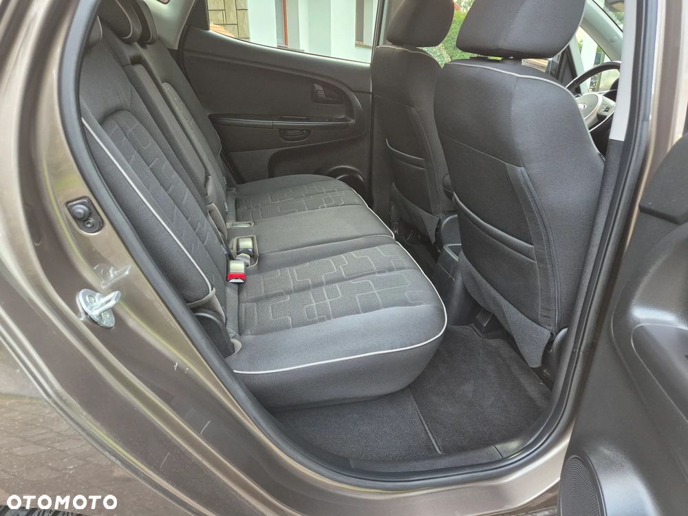 Kia Venga 1.4 CVVT ISG Vision - 23