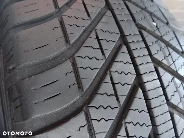 195/60/R16 89H GOODYEAR VECTOR 4 SEASON - 4