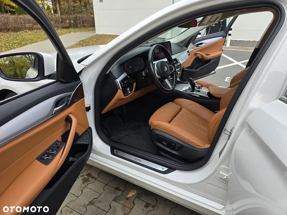 BMW Seria 5 518d Luxury Line sport - 17