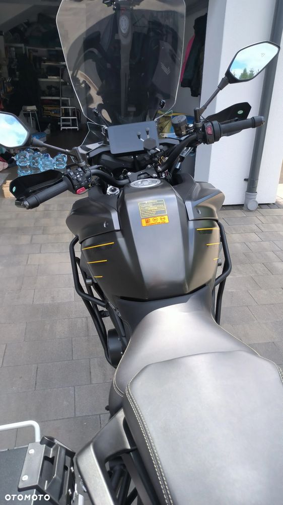 QJMOTOR SRT900SX - 11