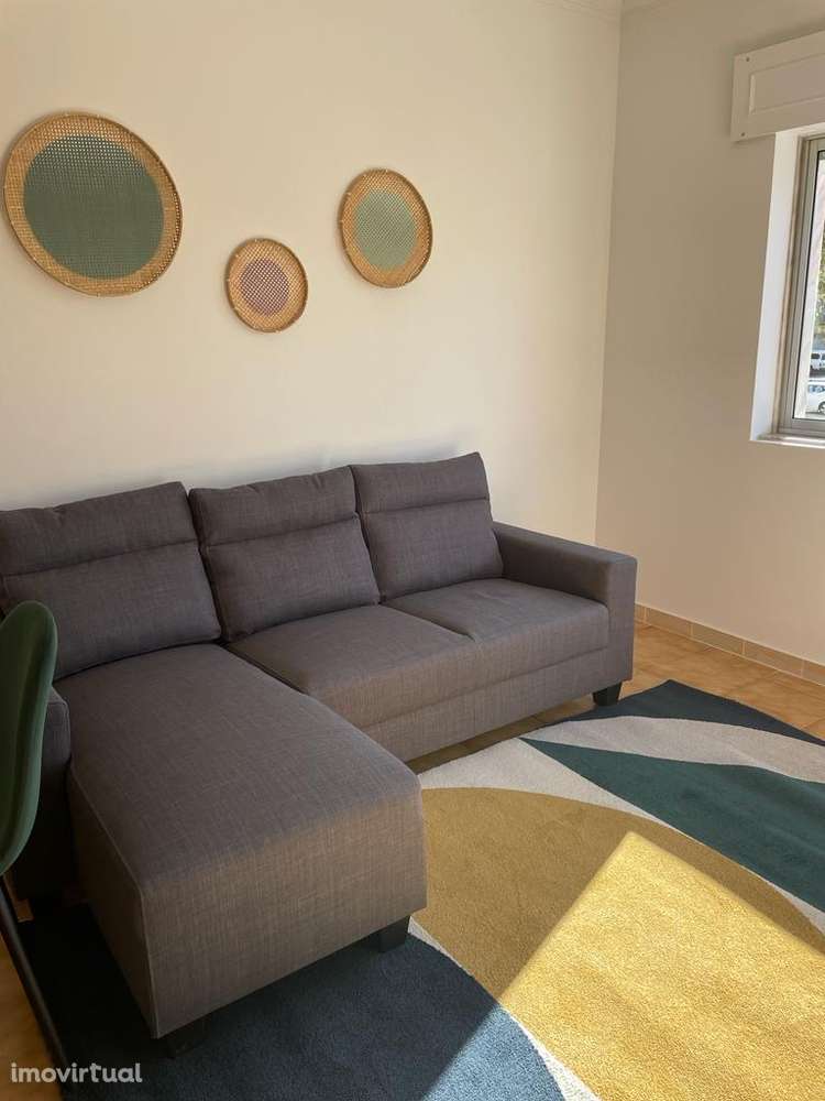 T1 espaçoso e luminoso em Belas, mobilado e pronto a habitar - Grande imagem: 3/38