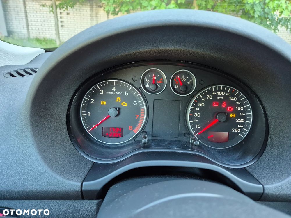 Audi A3 Sportback 1.6 Ambiente - 9