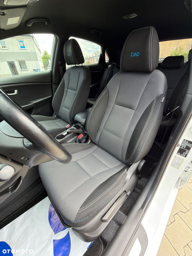 Hyundai i30 1.6 CRDi Premium - 9