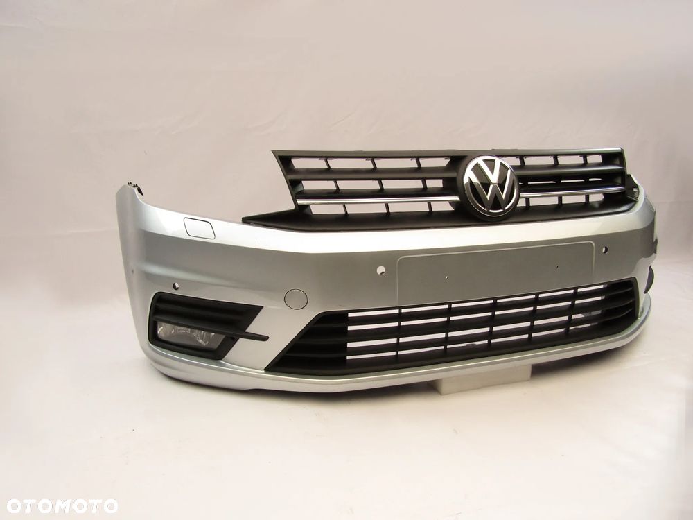 Zderzak przedni VW Caddy LIfe 15 - 20 Sprysk. / Pdc-6 Lakier LA7W - 15