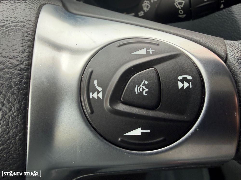 Ford C-Max 1.0 Ecoboost S&S Titanium - 34