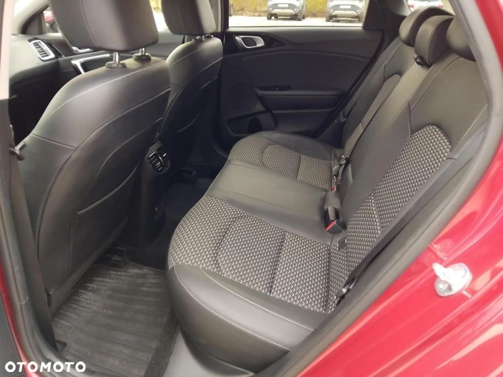 Kia Ceed 1.5 T-GDI L - 23