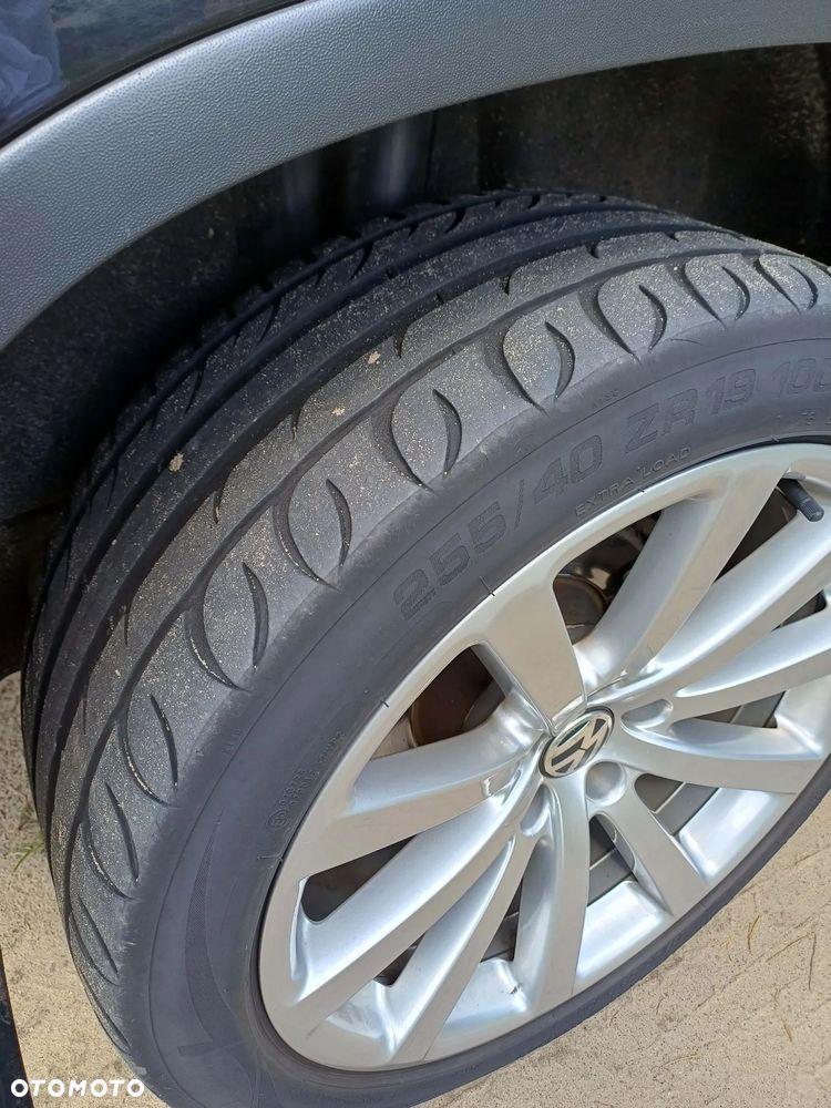 Volkswagen Tiguan - 2