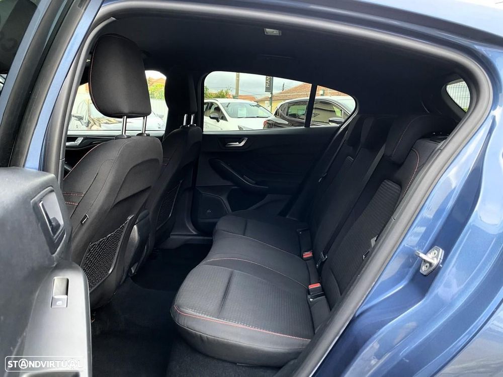 Ford Focus 1.0 EcoBoost MHEV ST-Line - 42