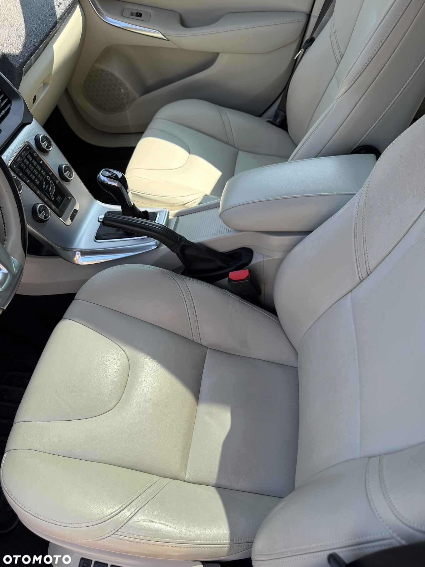 Volvo V40 D3 Inscription - 12