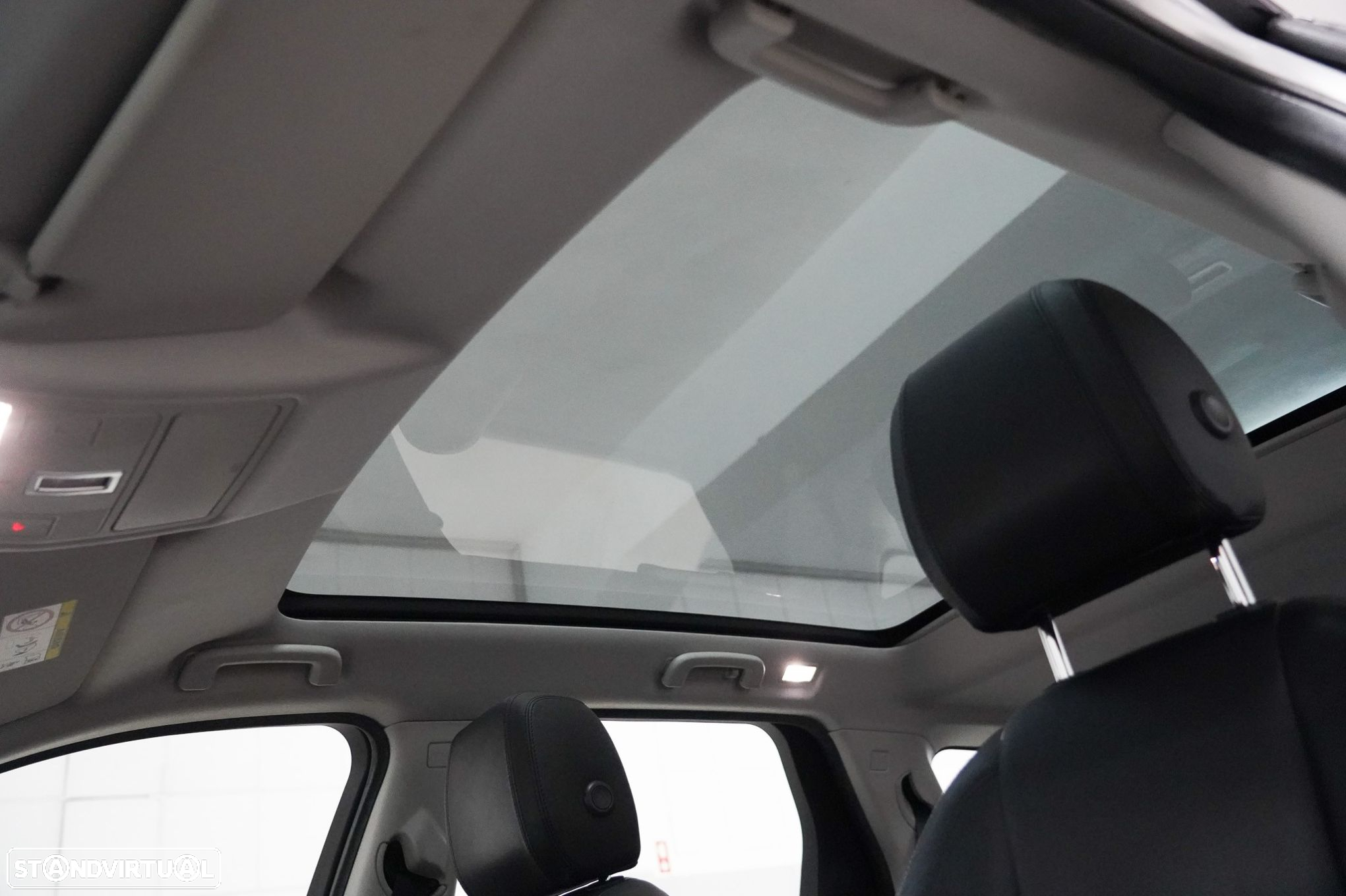 Land Rover Discovery Sport 2.0 TD4 SE Auto - 8
