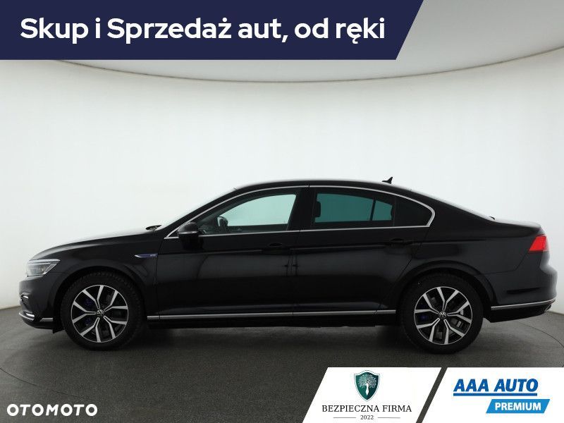 Volkswagen Passat - 4