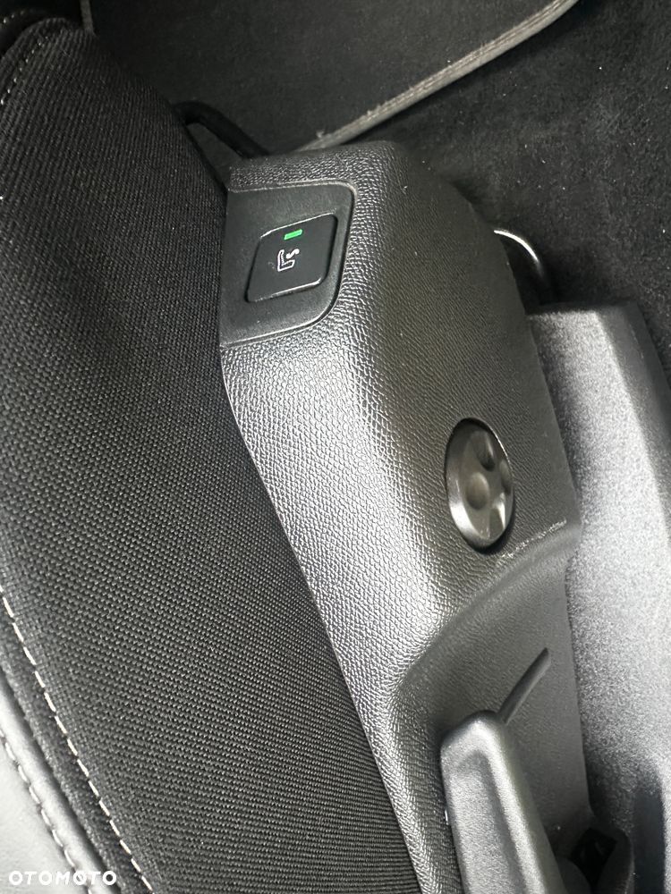 Peugeot 5008 PureTech 130 EAT8 Stop & Start Allure Pack - 24