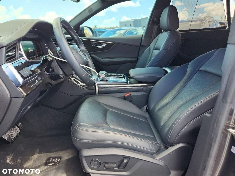 Audi Q8 55 TFSI quattro tiptronic - 7