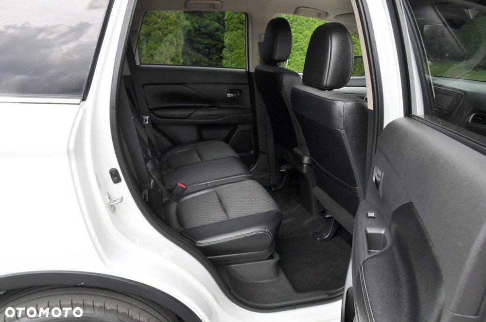Mitsubishi Outlander - 20