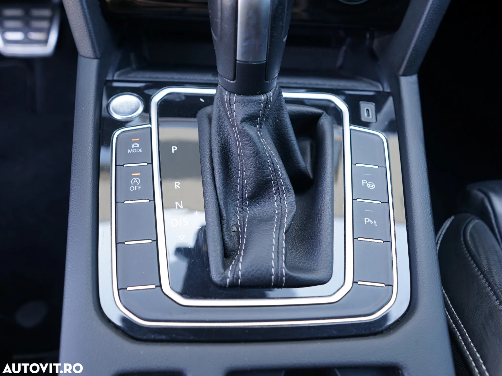 Volkswagen Passat - 33