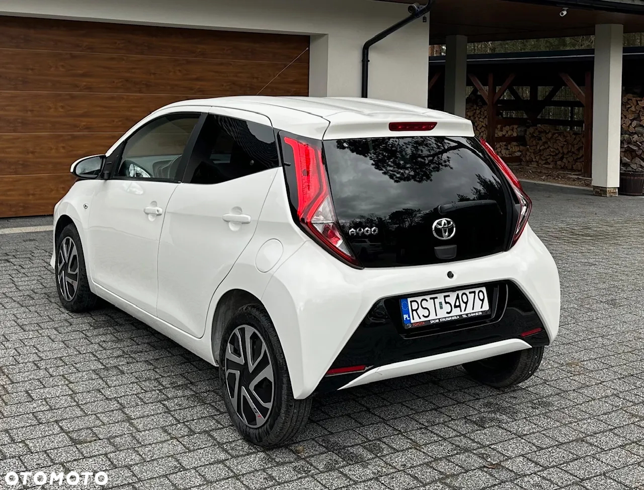 Toyota Aygo x-clusiv - 3