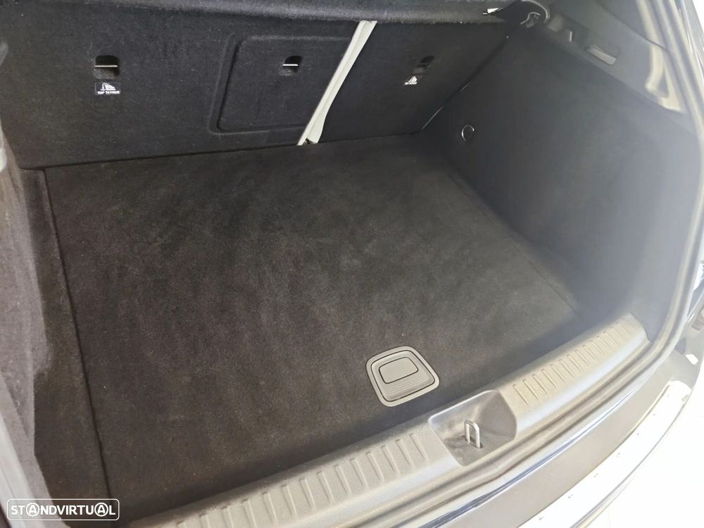 Mercedes-Benz GLA 200 d 4Matic 7G-DCT Urban - 49