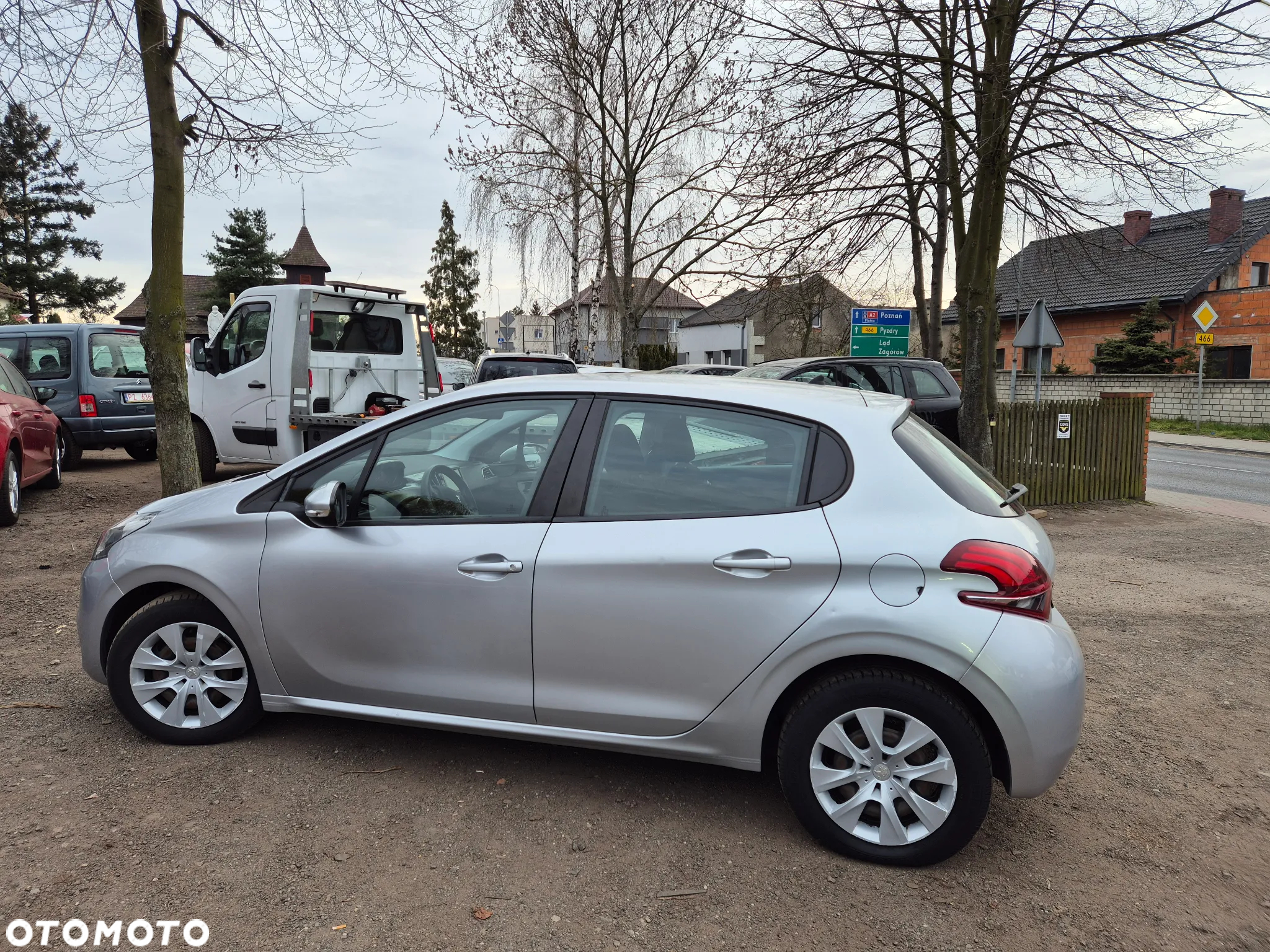 Peugeot 208 1.2 PureTech Active - 12