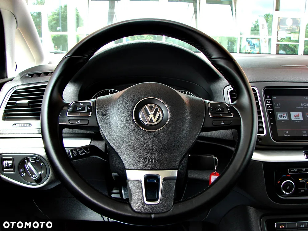 Volkswagen Sharan 2.0 TDI DSG BlueMotion Technology Highline - 35
