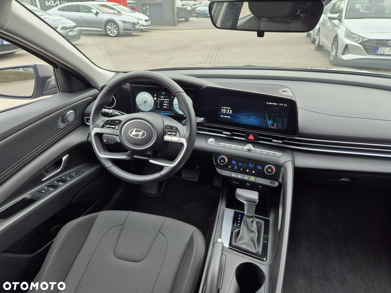 Hyundai Elantra - 17