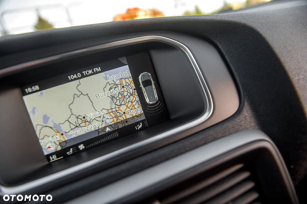 Volvo V40 D2 Momentum - 26