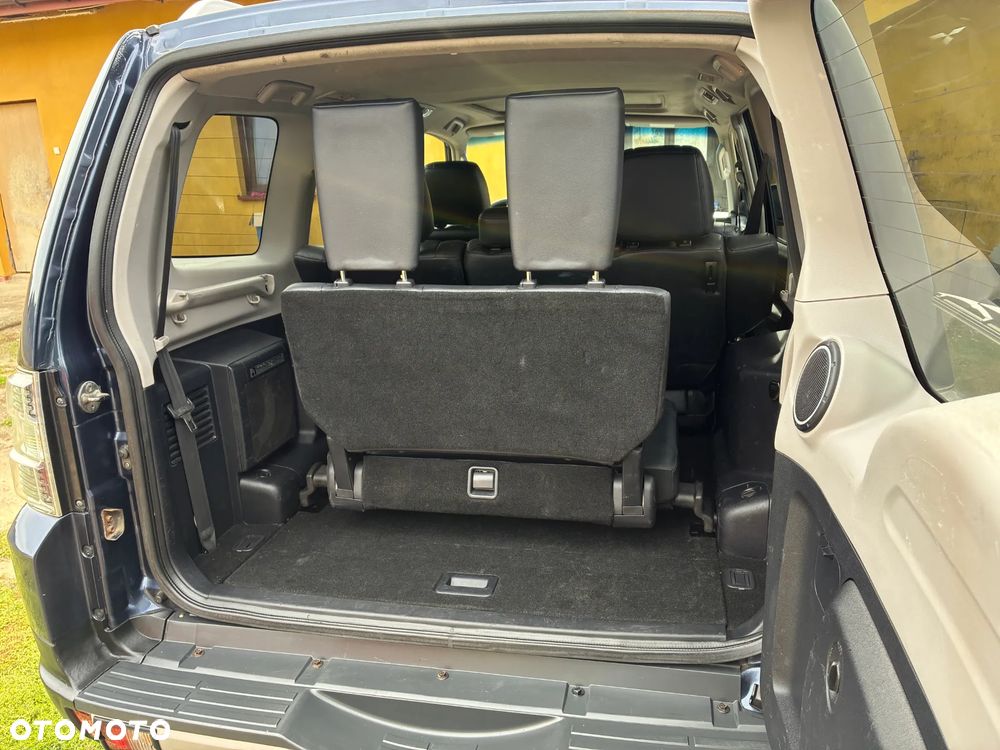 Mitsubishi Pajero - 16