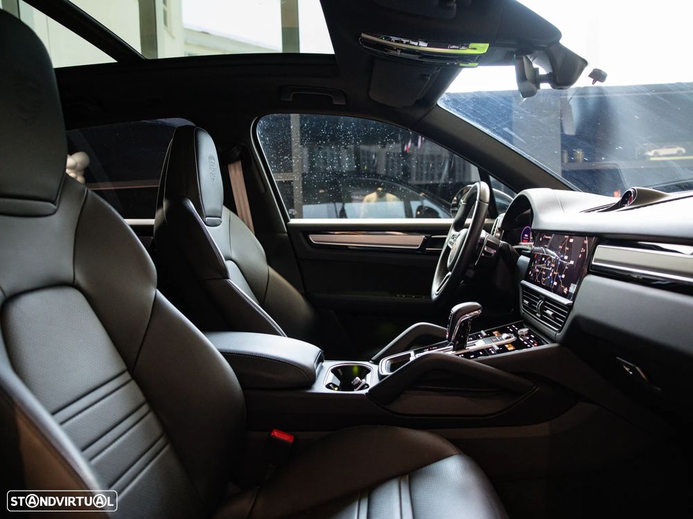 Porsche Cayenne E-Hybrid Platinum Edition - 46