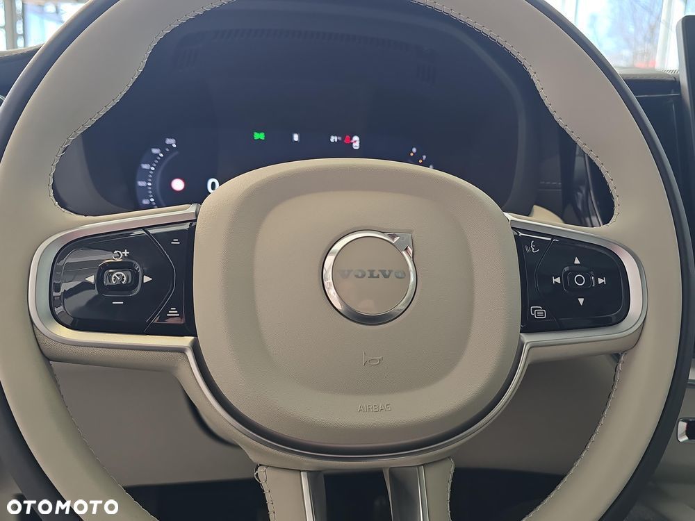 Volvo XC 60 B5 B AWD Ultra Dark - 16