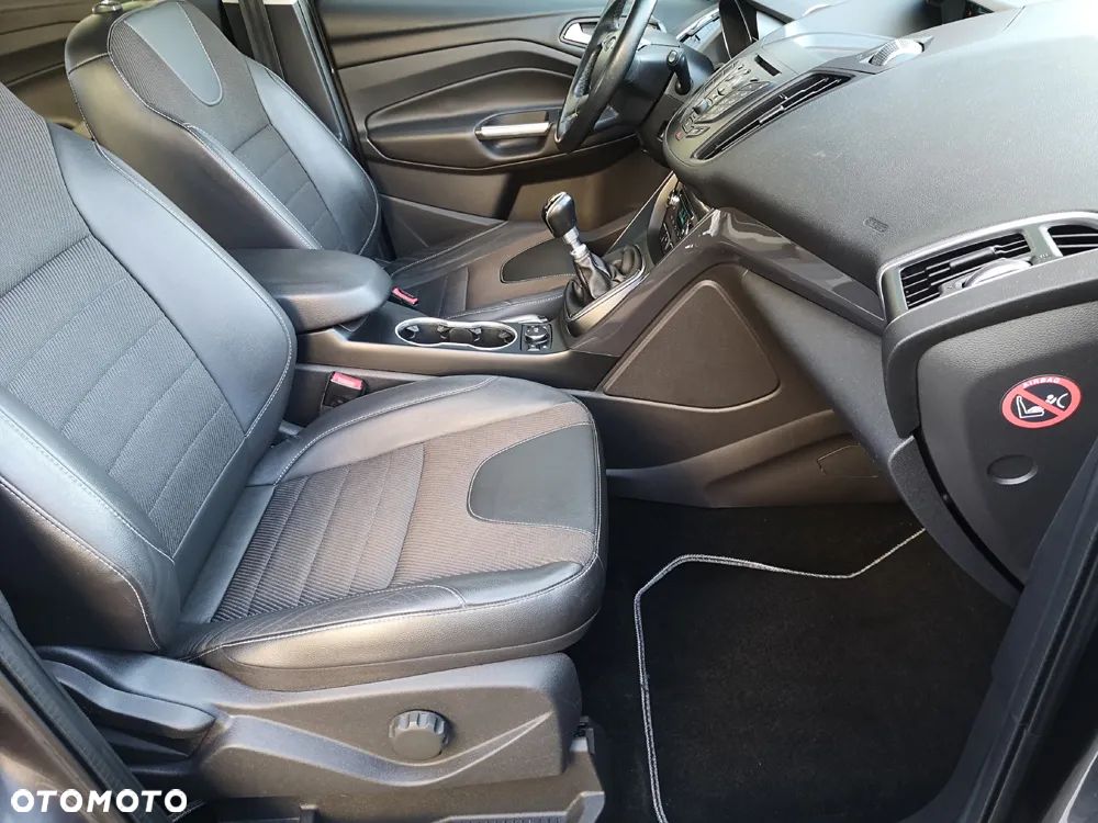 Ford Kuga 1.5 EcoBoost 2x4 Trend - 23