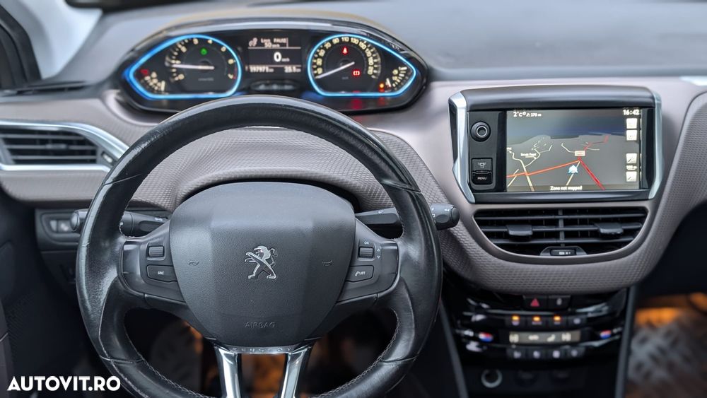 Peugeot 2008 PureTech 82 Allure - 13