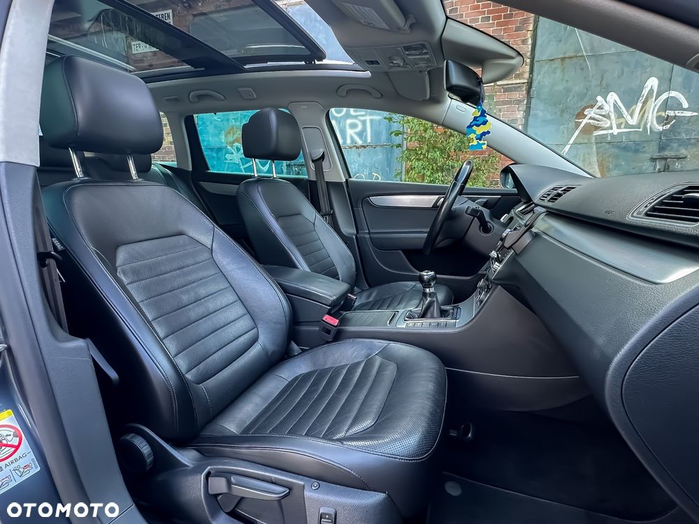 Volkswagen Passat 2.0 TDI Highline - 37