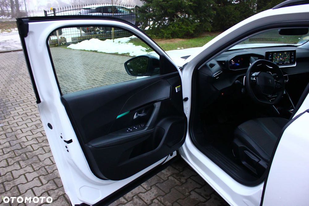 Peugeot 2008 BlueHDi 130 Allure S&S EAT8 - 31