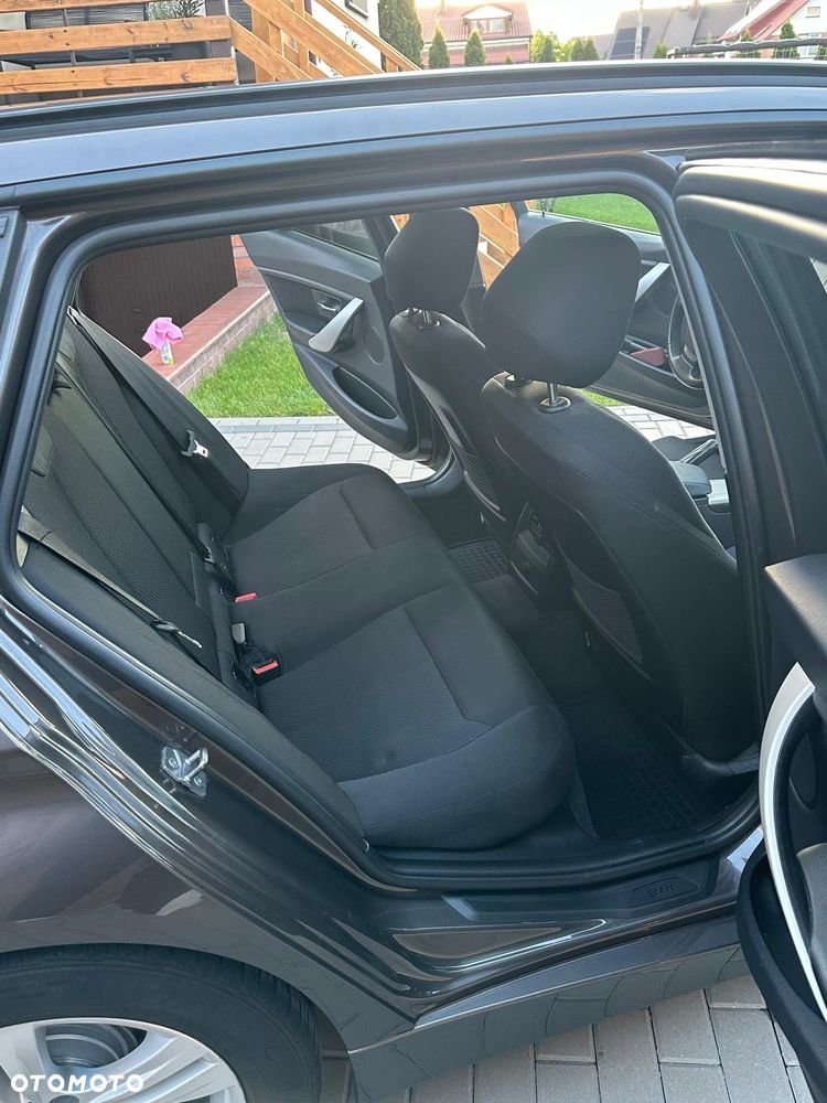 BMW Seria 3 318d - 11