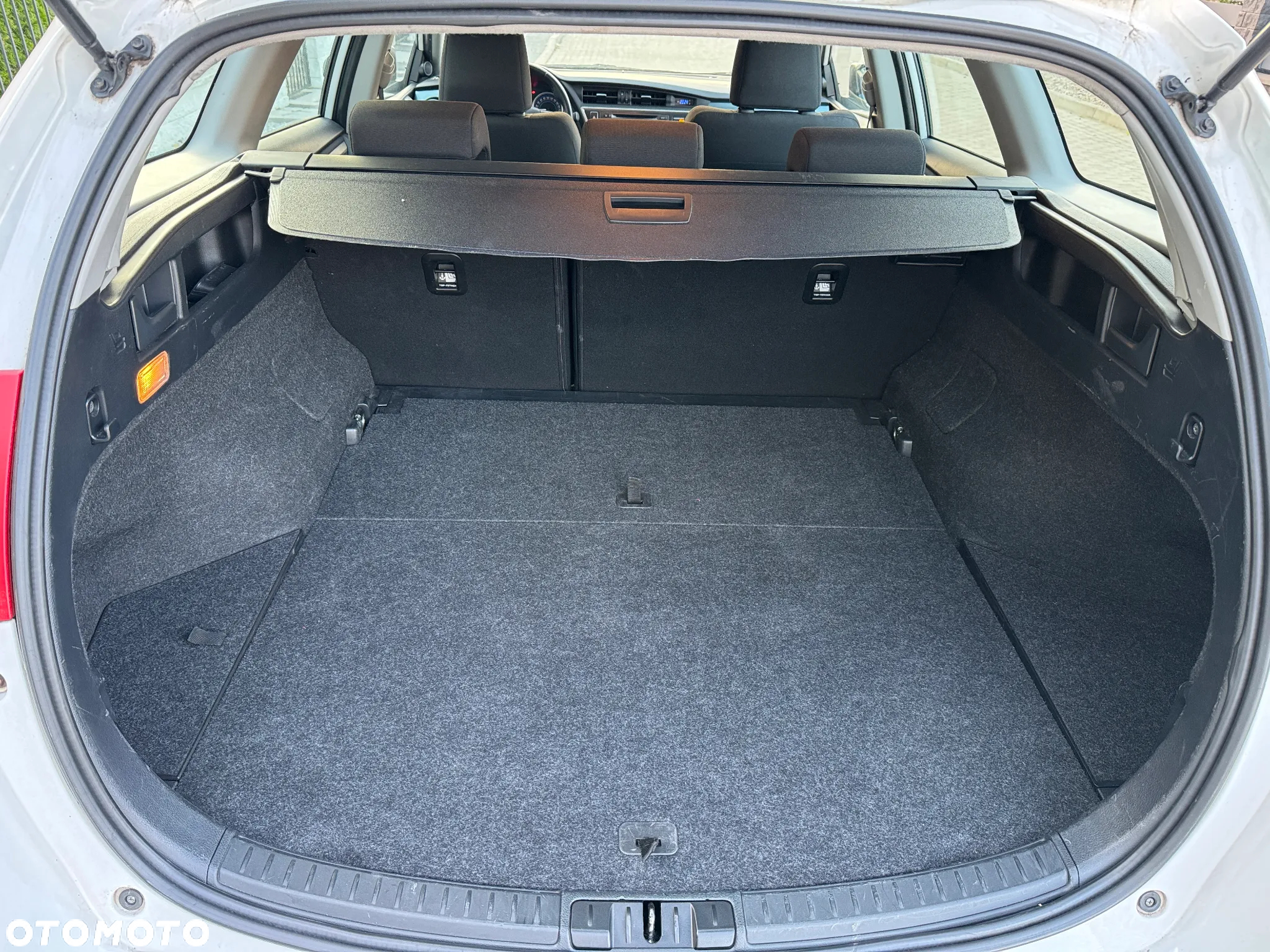 Toyota Auris 1.8 VVT-i Hybrid Automatik Comfort - 24