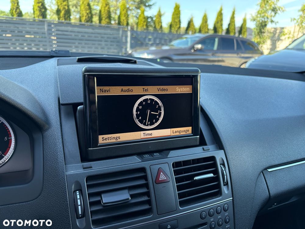 Mercedes-Benz Klasa C 180 CDI DPF (BlueEFFICIENCY) Elegance - 16