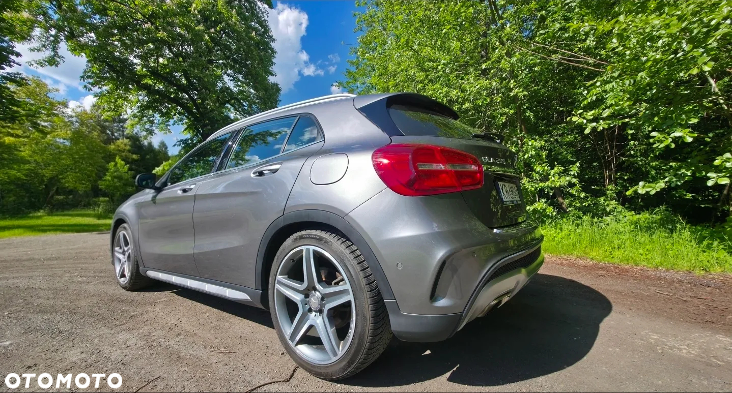 Mercedes-Benz GLA - 10