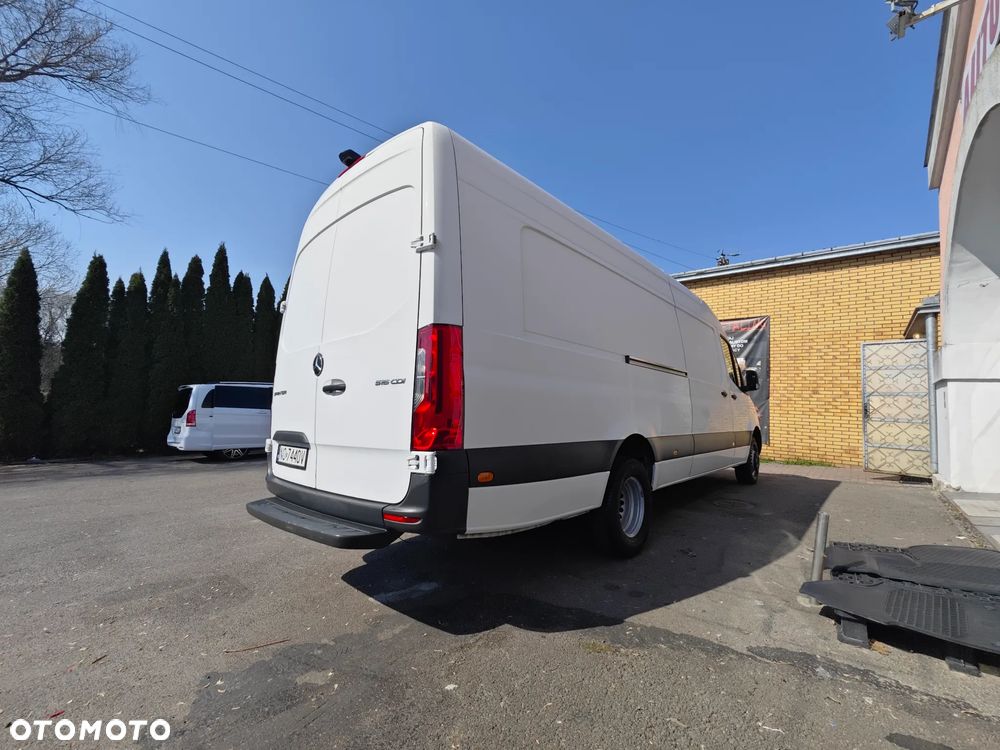 Mercedes-Benz Sprinter - 10