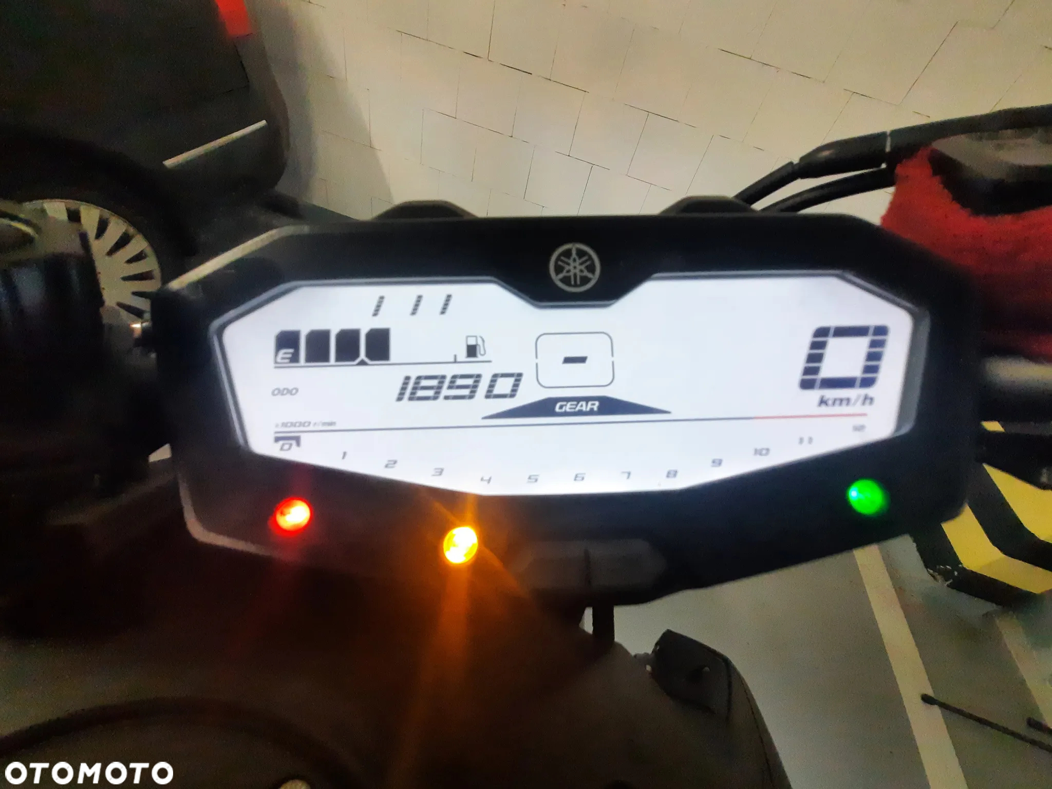 Yamaha MT - 8