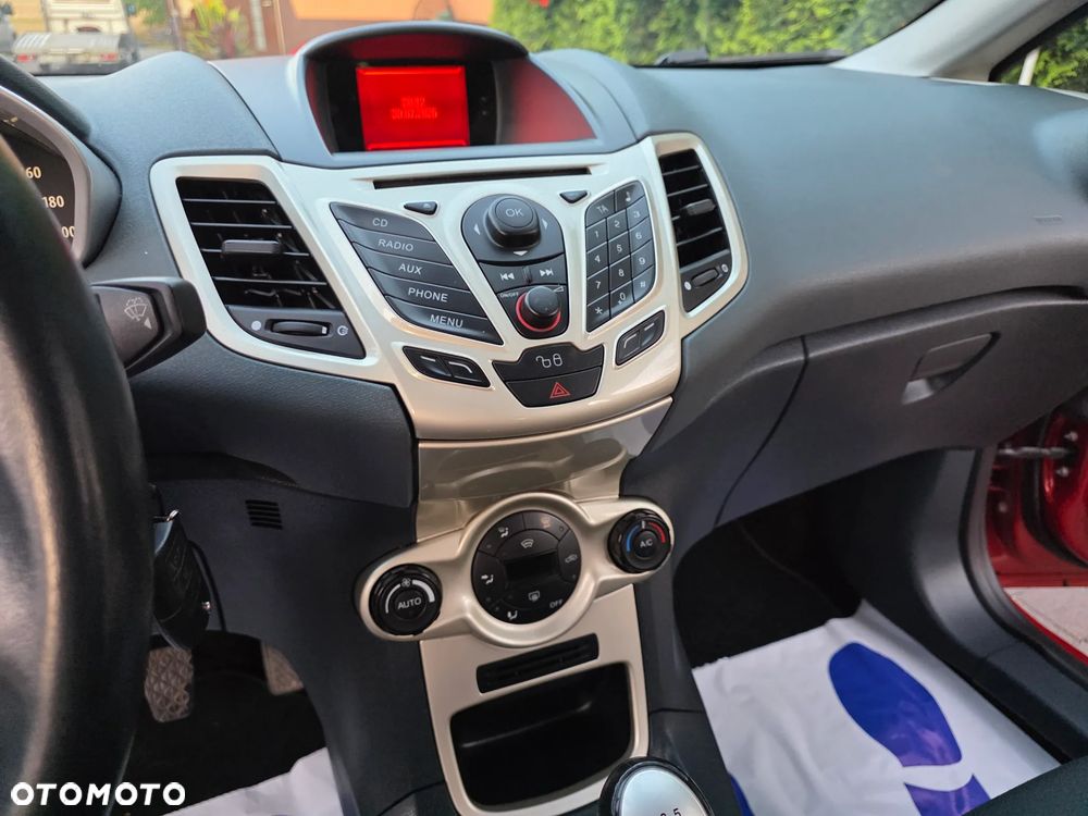 Ford Fiesta 1.25 Titanium - 37