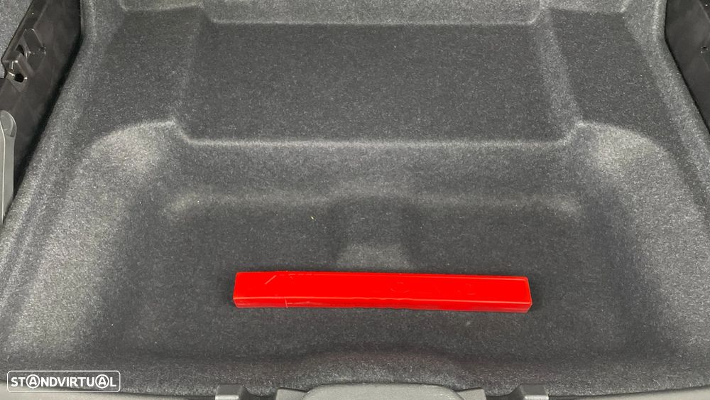 Volvo XC 40 2.0 D4 Momentum Plus AWD - 16