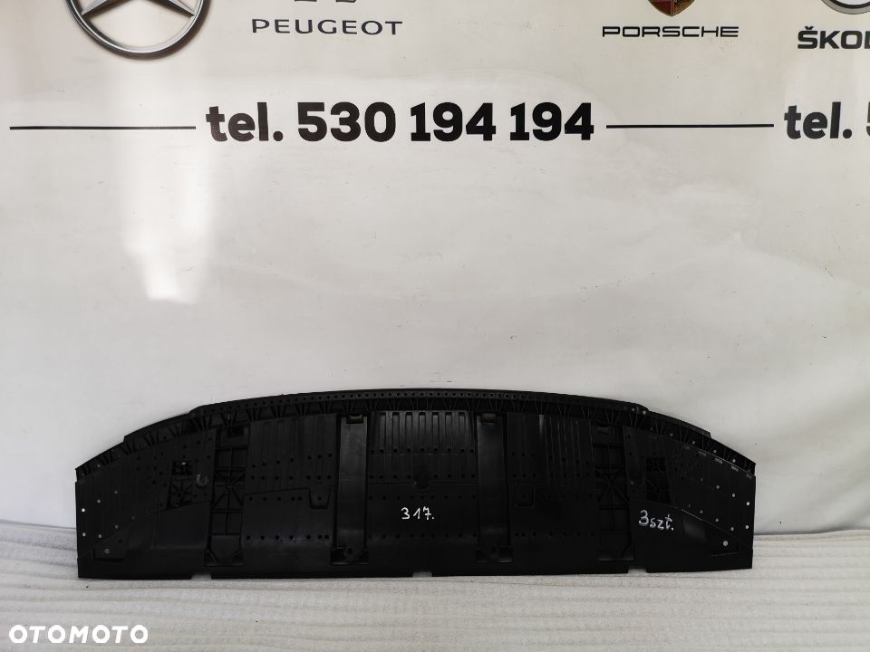 AUDI Q3 10- 8U0 OSŁONA DOLNA / PŁYTA POD ZDERZAK NR 8U0807233C NR AUKCJI OSŁ317 - 1