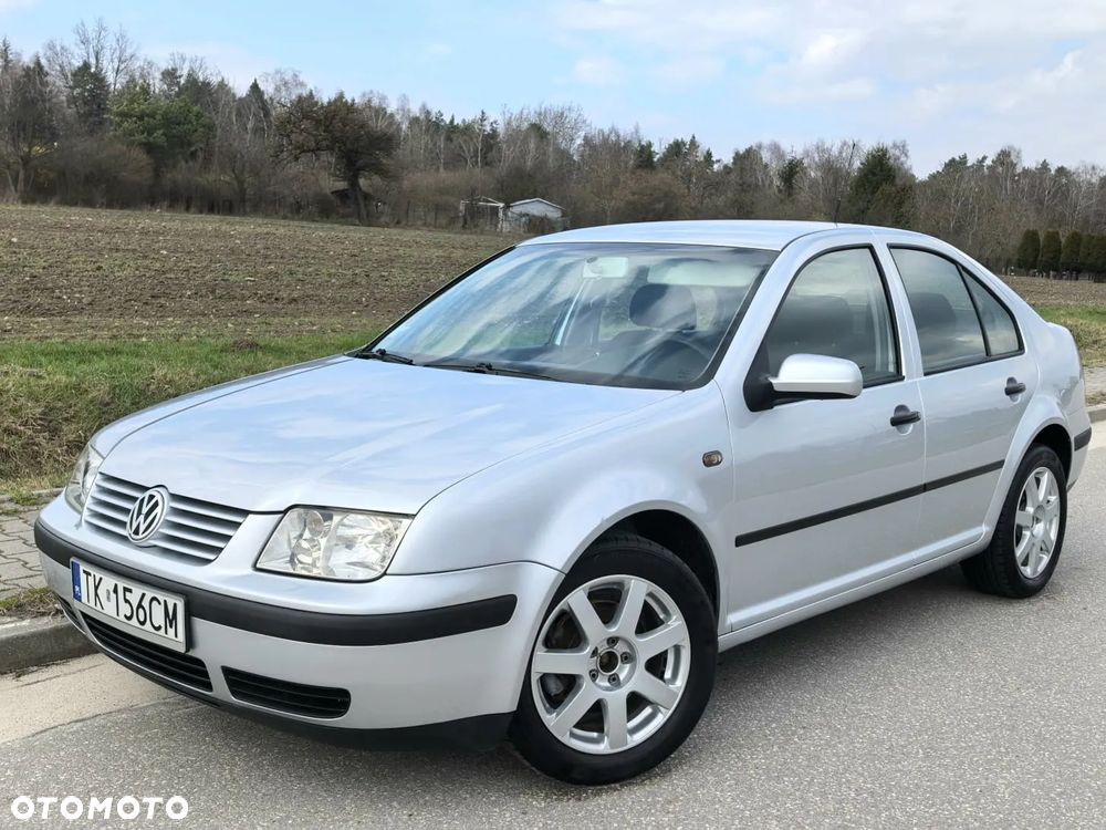 Volkswagen Bora 1.9 TDI Comfortline - 1