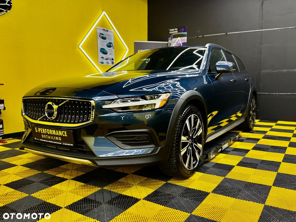 Volvo V60 Cross Country T5 AWD Geartronic - 1