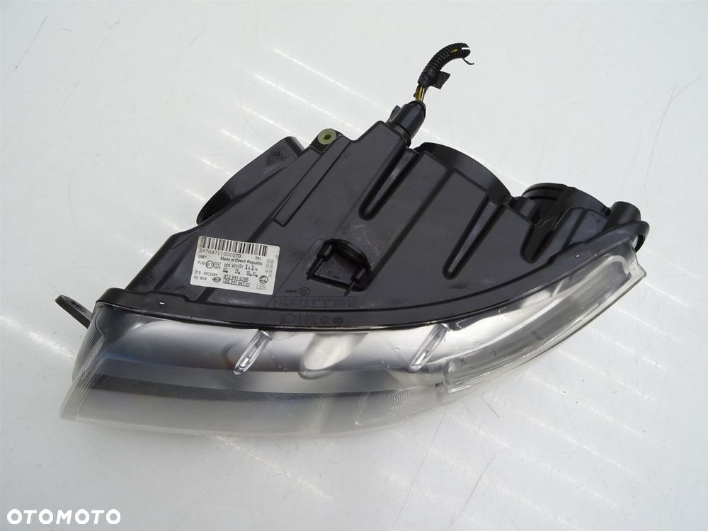 Reflektor lampa lewy lewa przód przednia xenon 3t2941015e skoda superb ii - 4