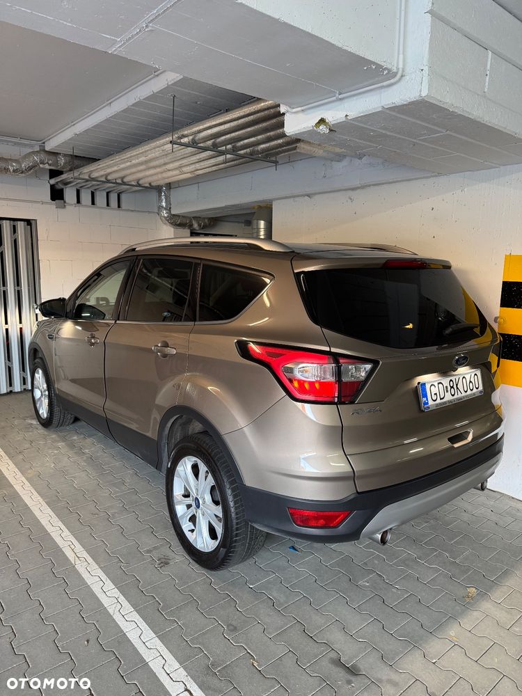 Ford Kuga 1.5 EcoBoost 2x4 Titanium - 3