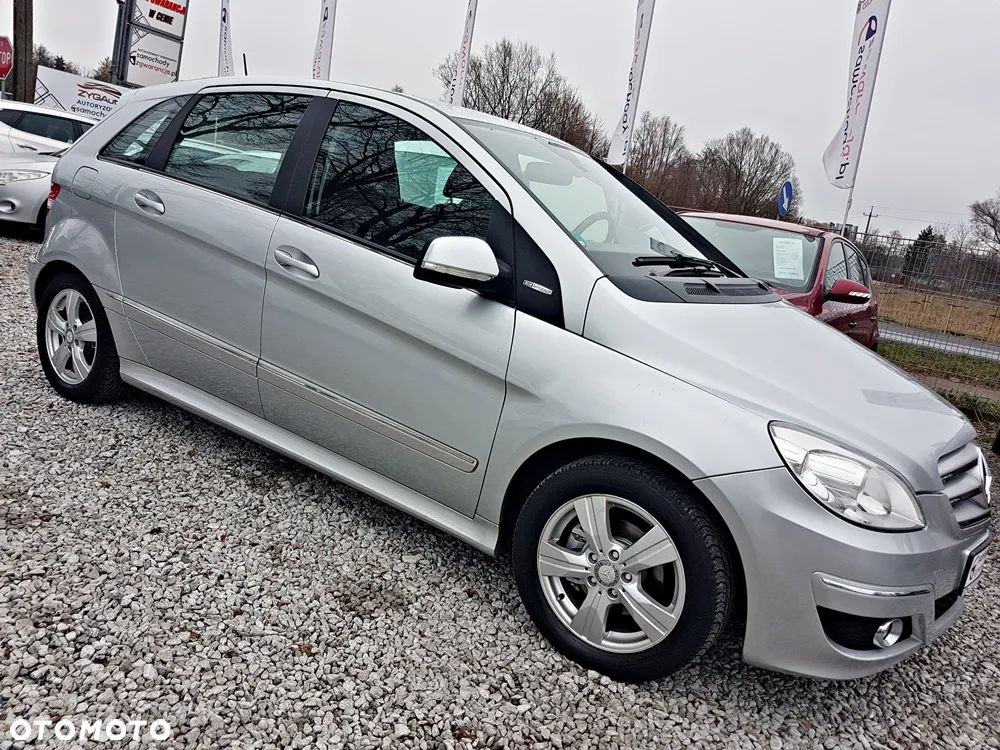 Mercedes-Benz Klasa B 180 BlueEFFICIENCY SPORT EDITION - 33