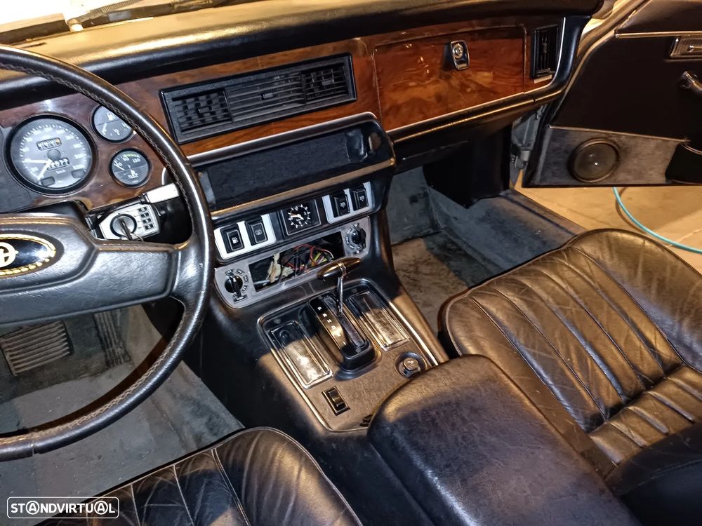 Daimler Sovereign - 12