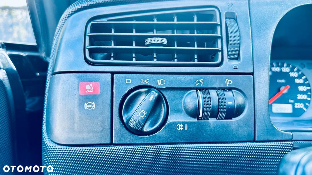 Volkswagen Golf 1.8 CL - 20